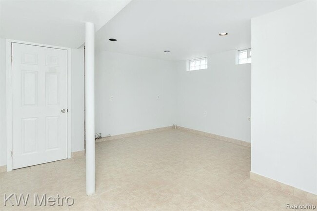 Building Photo - 1907 N Connecticut Ave