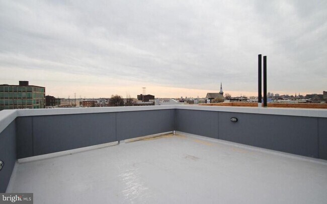 Building Photo - 2564 Frankford Ave