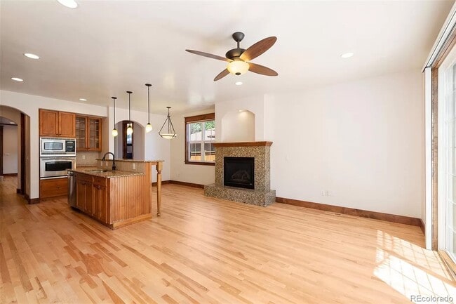 Building Photo - 5 bedroom home 3 blocks from Wash Park!