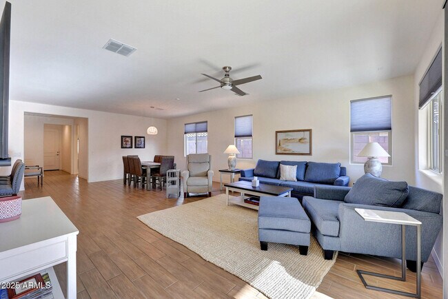 Building Photo - 8490 S 165th Dr