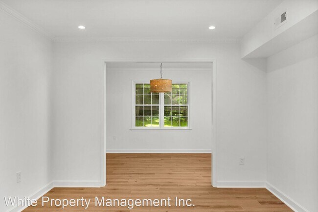 Building Photo - 3 br, 2.5 bath House - 2742 Creekbed Lane