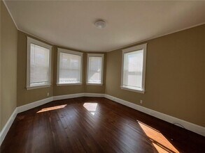 Building Photo - 11 Roma St