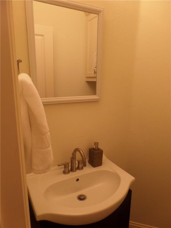 Building Photo - 3230 Daniel Ave