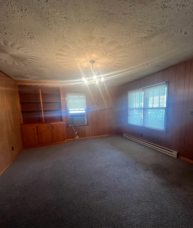 Building Photo - 533 Edw