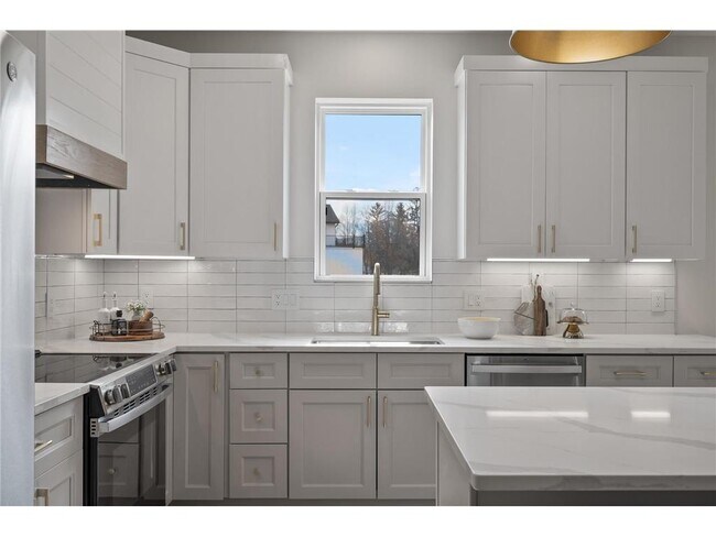 Building Photo - 9970 14th Cir NE