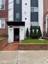 Building Photo - 1911 W Baltimore St