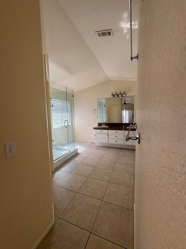 Building Photo - 45270 Sunbrook Ln