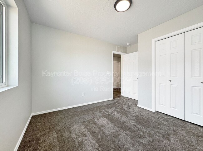 Building Photo - 411 Gold Nugget Ave