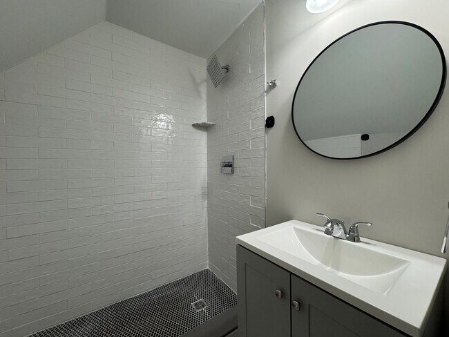 Building Photo - 47-49 Mead St