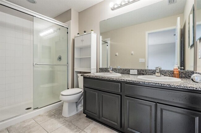 Building Photo - 7012 Holly Heath Dr