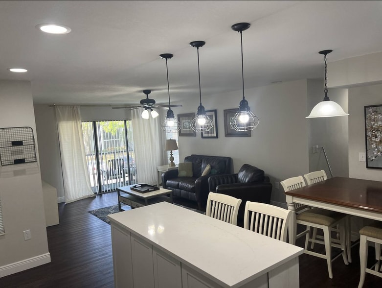 Building Photo - 1258 Pine Ridge Cir W