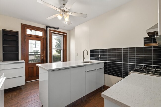 Building Photo - 477 Palisade Ave