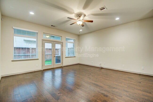 Building Photo - 5941 Kansas St