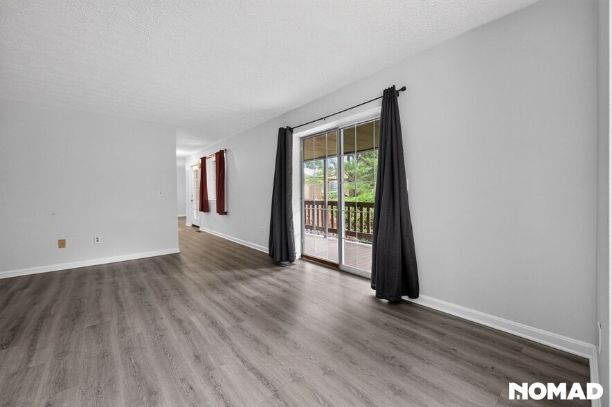Building Photo - 9 Voyagers Ln