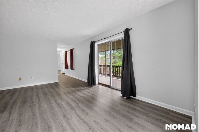 Building Photo - Spacious 3BR Condo in Ashland