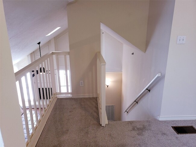 Building Photo - 1502 Villars St