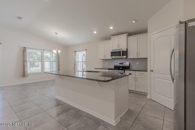 Building Photo - 12613 Itani Ct
