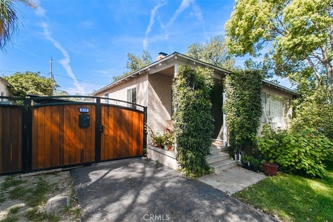 Building Photo - 319 N Shelton St