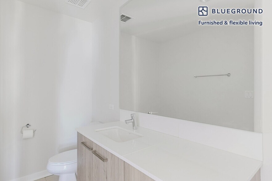 Building Photo - 730 W Couch Pl