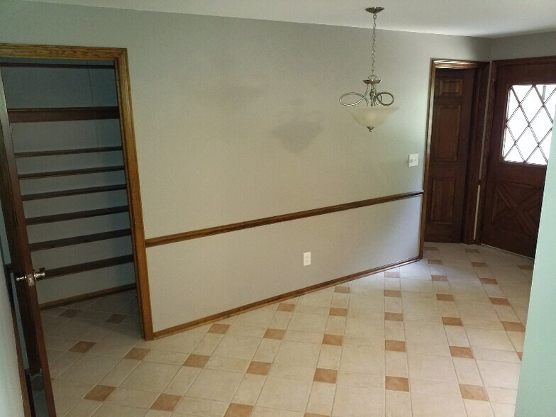 Building Photo - 2131 Mohler Dr NW