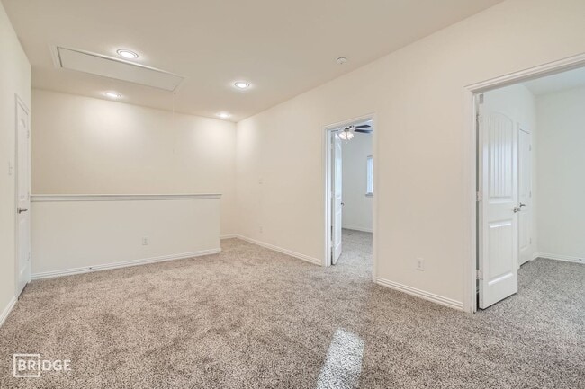 Building Photo - 1341 Lakecrest Ln