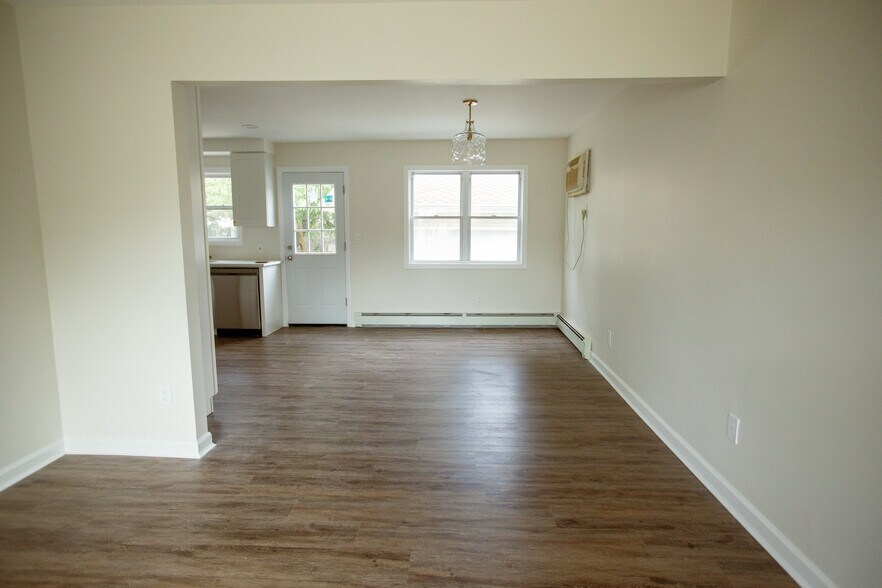 Building Photo - 1225 Bellmore Ave
