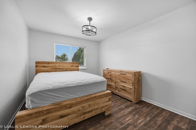 Building Photo - 6816 Twin Falls Dr
