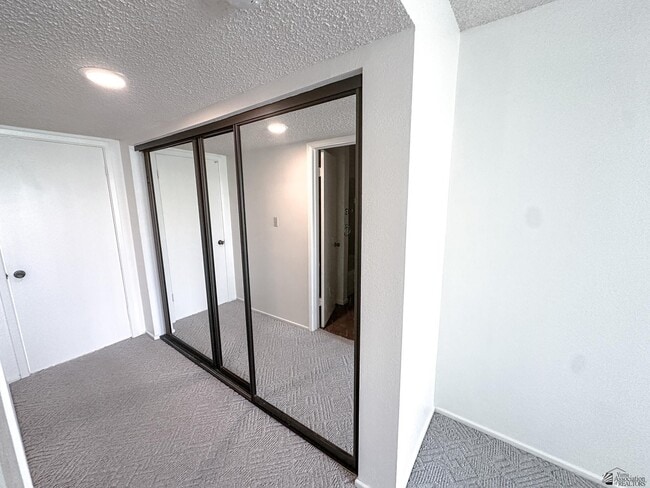 Building Photo - 10476 S Del Montes