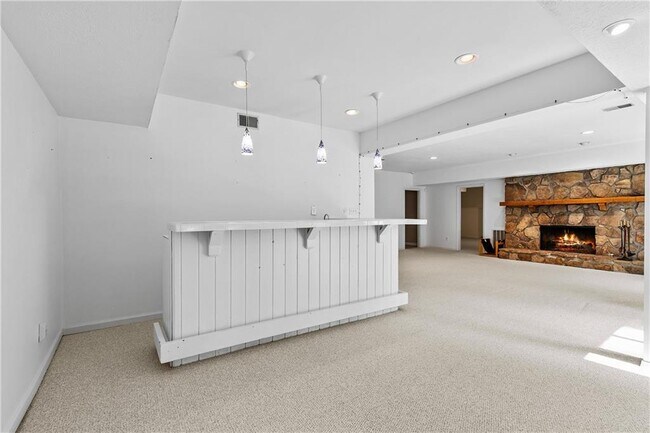 Building Photo - 755 Nile Dr