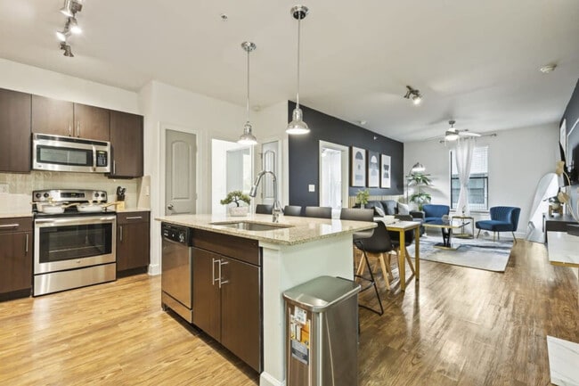 Building Photo - 5725 Town and Country Blvd