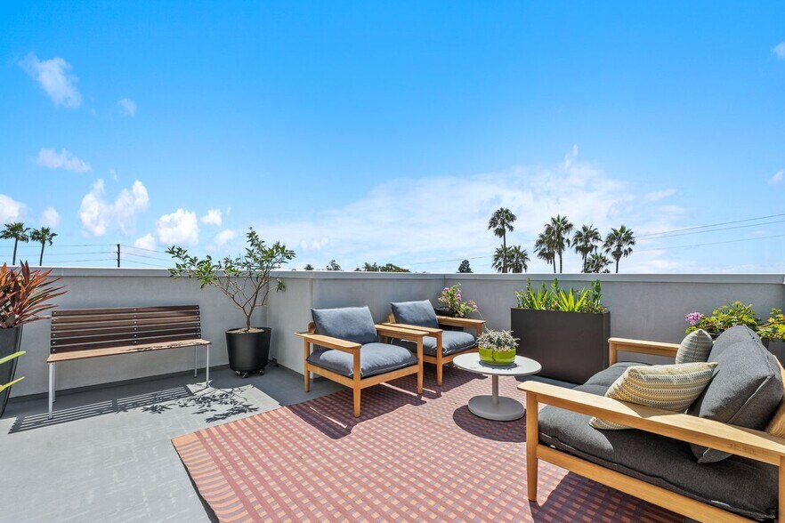 Building Photo - 3623 1/2 S Centinela Ave