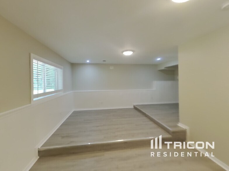 Building Photo - 2739 Zumbrota Cir NE