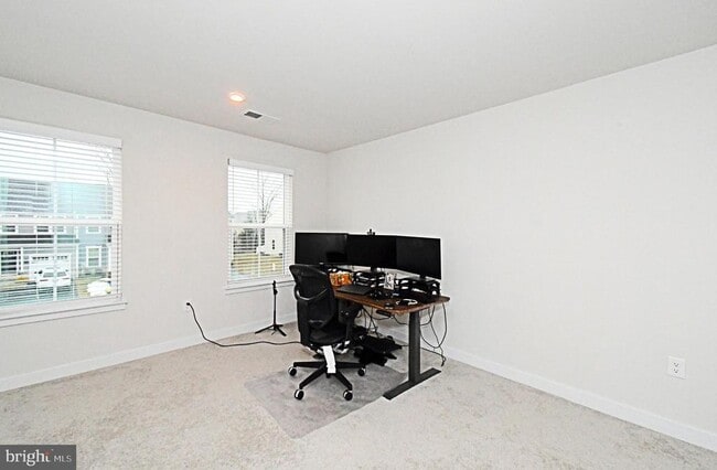 Building Photo - 500 Sterling Dr