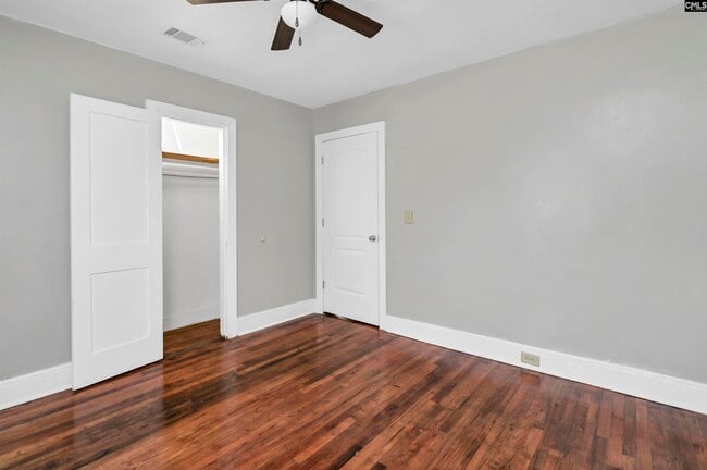 Building Photo - 706 Westside Dr