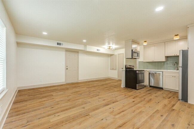 Building Photo - 2305 55th St