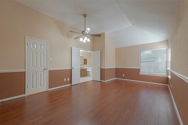 Building Photo - 2919 Pepperwood Dr