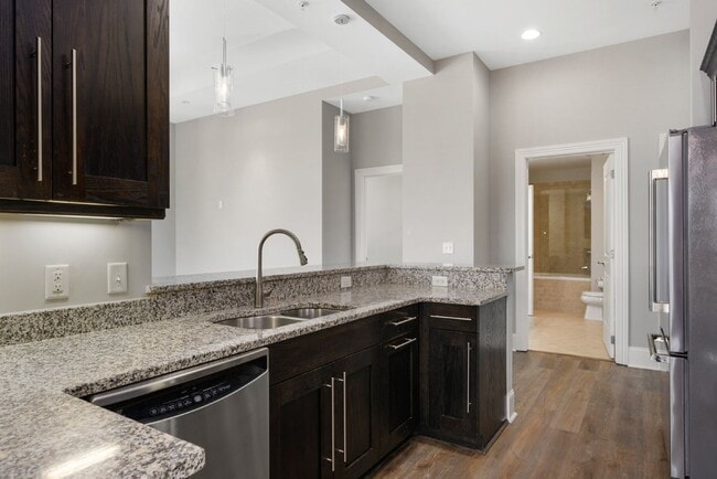 Building Photo - Downtown Raleigh Penthouse with Stunning View