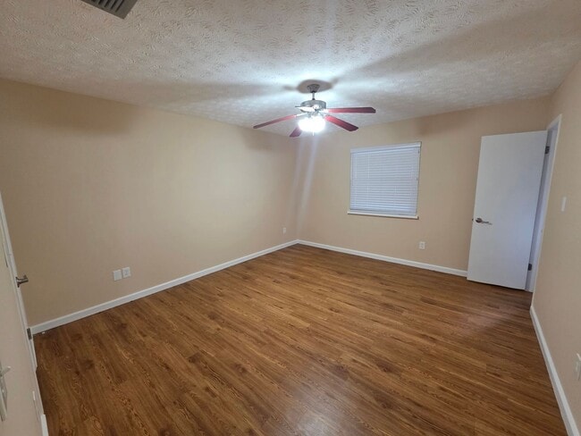 Building Photo - 621 S W Orange Ave