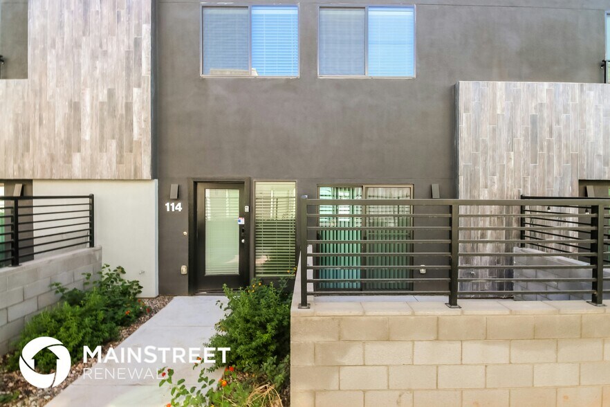 Primary Photo - 1119 S Stapley Dr