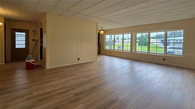 Building Photo - 7393 Fairlane Ave