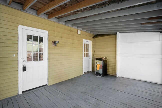 Building Photo - 157-159 Pleasant Street