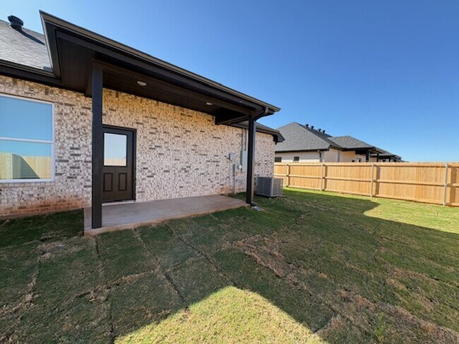 Building Photo - 376 Kristie Path