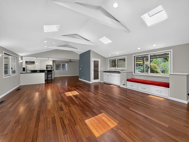 Building Photo - Gorgeous Single Level Home with Pool in Alamo Available Now!