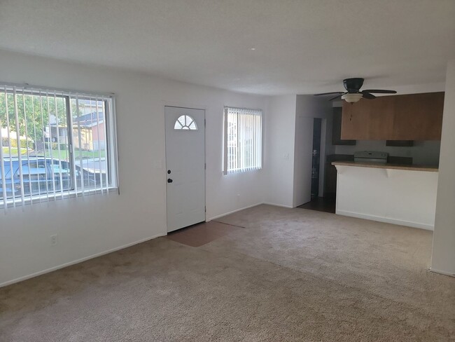 Building Photo - Very Nicely Upgraded Single Story Condo wi...