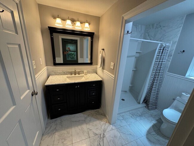 Building Photo - Pensacola - Inverness - 3 bedroom, 2 bathroom