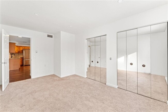 Building Photo - 30 Argyle Ave