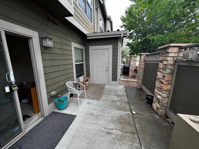 Building Photo - Beautiful/Quick I-25 Access 2 Bed 2 Bath Condo in Wellington