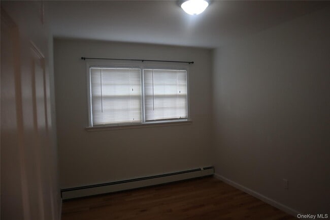 Building Photo - 32 Poplar Dr