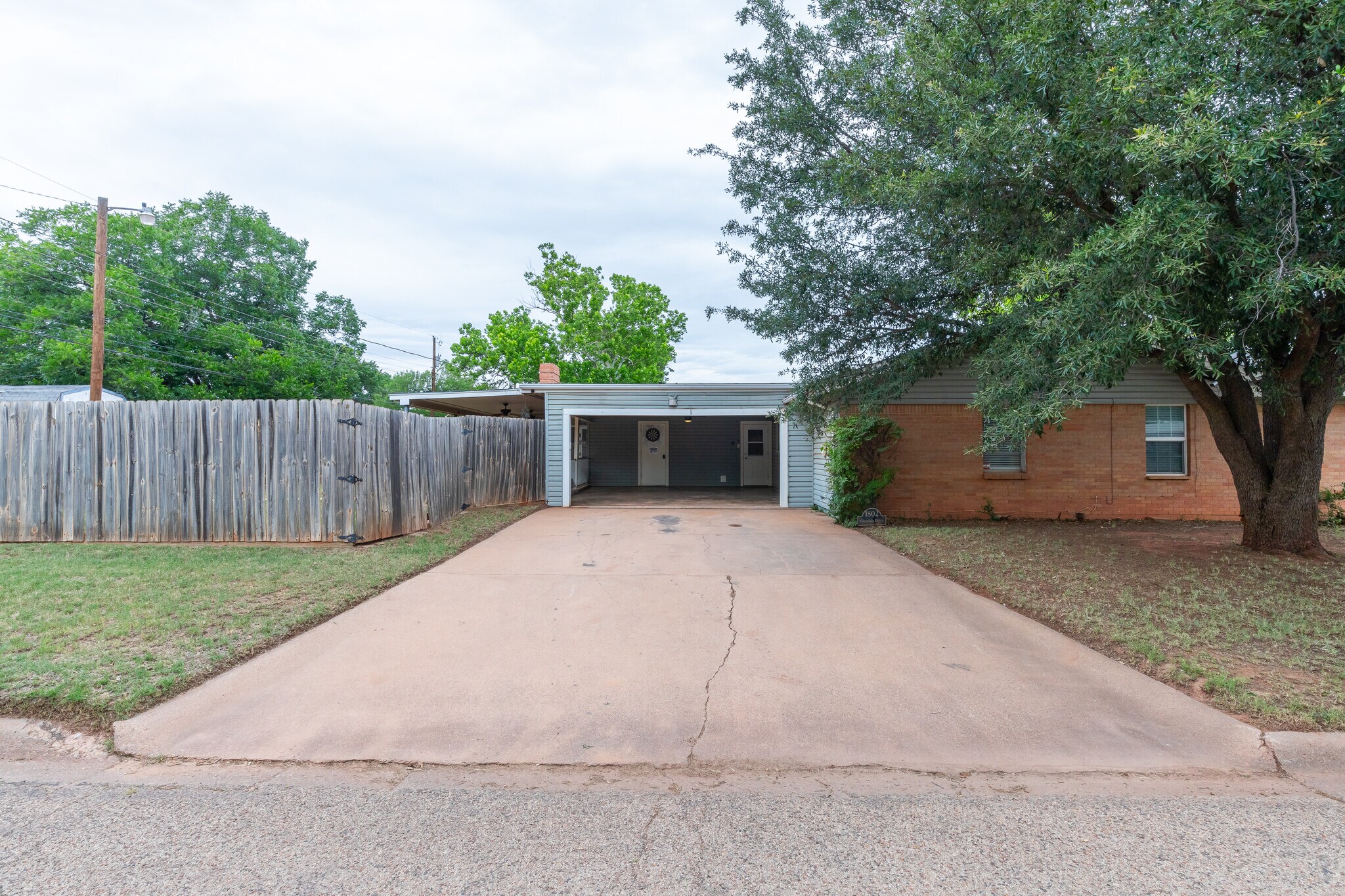 Building Photo - 1802 Glendale Dr