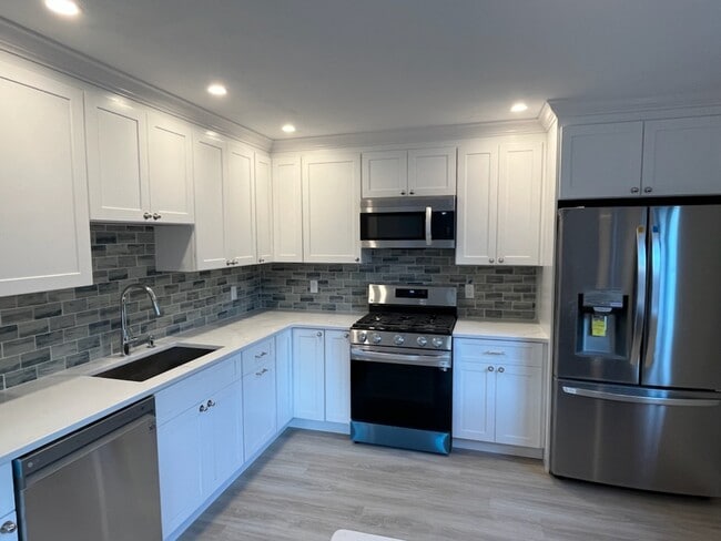 Building Photo - 330 Merwin Ave